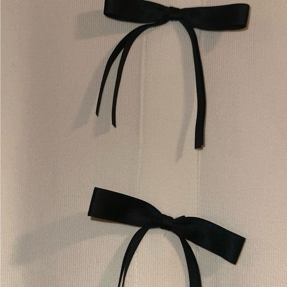 Zara White Short Knit Dress with Black Bows - Picture 4 of 9